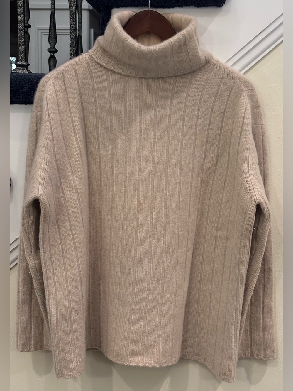 Saks Fifth Avenue Folio Collection 100% Cashmere Turtleneck Sweater – Size Large